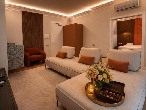1 king bed, 1 sofa bed