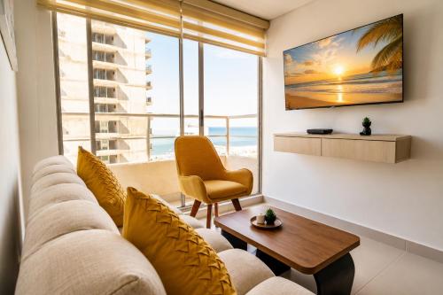 Golden Breeze, Seaview, Old town & Pool