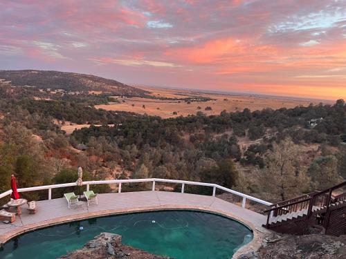 Breathtaking view of the Hills with HotTub, Pool and Pool Table