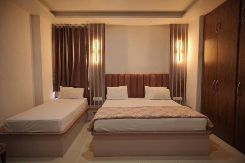 Benaras Breeze — other in India D61/43B, Varanasi India, 221002