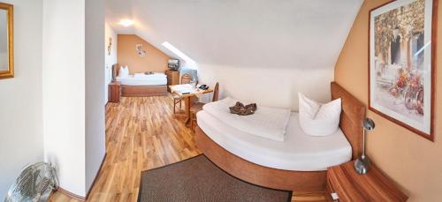 2 twin beds