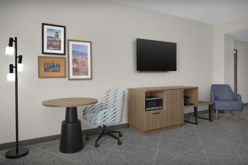 Hampton Inn & Suites Colorado Springs/I-25 South - image 4