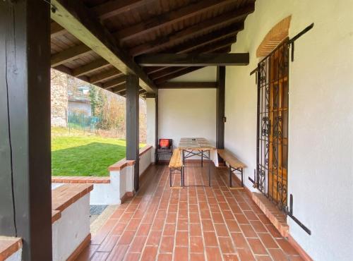 Balkons/terase, Cozy house near Asei with garden and terrace in Sostegno