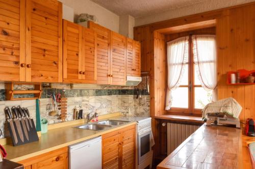 virtuve, Cozy house near Asei with garden and terrace in Sostegno