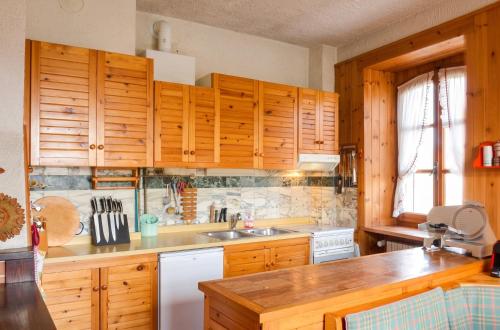 virtuve, Cozy house near Asei with garden and terrace in Sostegno