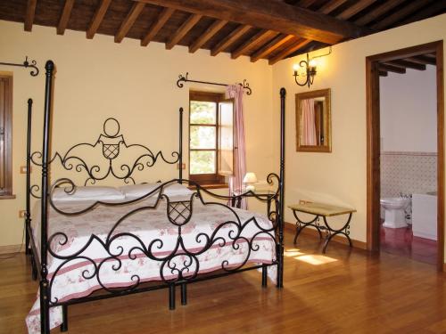 Charming house in Ramazzano - Le Pulci with shared pool - image 3