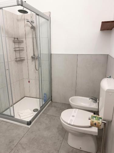 Bright apartment in Verona with private entrance and A/C - image 3