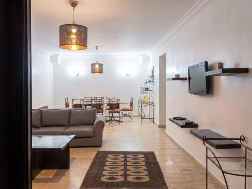 Chic Apartment in Casablanca with Shared Pool - 100 sqm - image 3