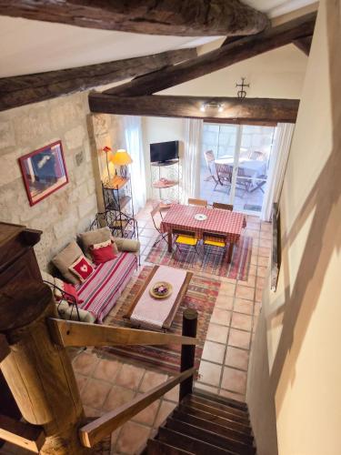 Appartement spacieux à Arles avec piscine et jardin partagé
