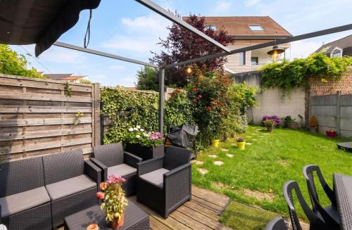 Maison spacieuse, quartier La Madeleine, terrasse et jardin - Location saisonnière - La Madeleine