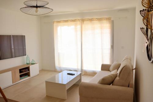 Appartement trois-pièces Proche Mer