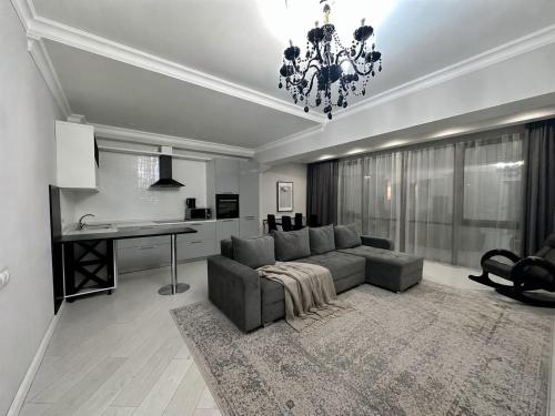 2 комнатная квартира с панорамным видом 126 - Almaty