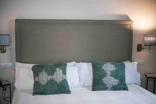 Budget Double Room image 5