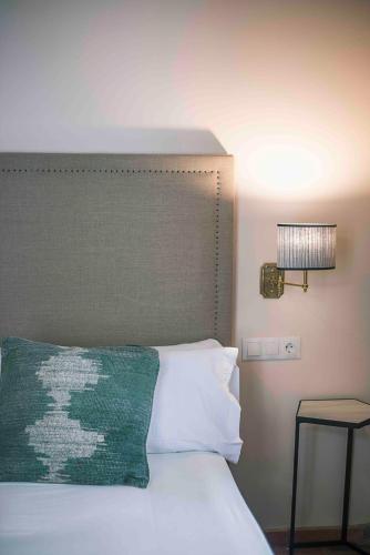 Budget Double Room image 4