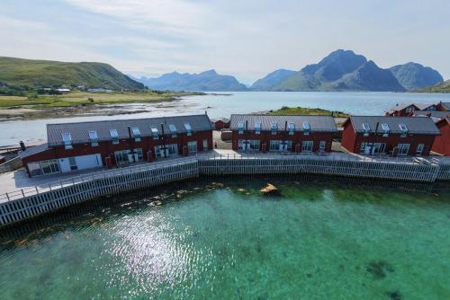 Spectacular Waterfront Fishermans Cabin - Rorbu