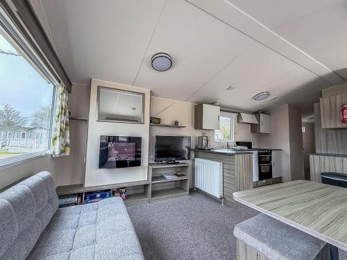 Lovely Caravan With Side Decking At Carlton Meres Holiday Park Ref 60038O in Rendham