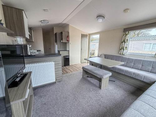 Lovely Caravan With Side Decking At Carlton Meres Holiday Park Ref 60038O in Rendham