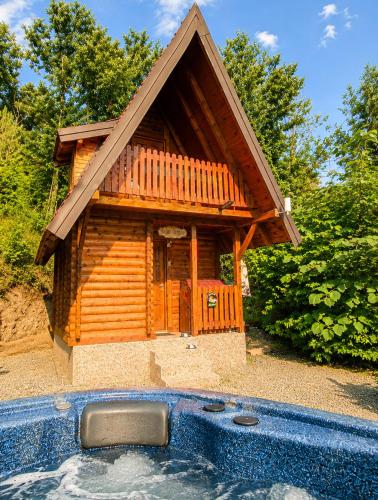 . Seoski Turizam Feniks - apartman Ostrog & đakuzi na otvorenom