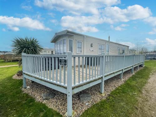 6 Berth Caravan With Wifi At Wells-Next-The-Sea In Norfolk Ref 72032T gîte à louer Wells Harbour