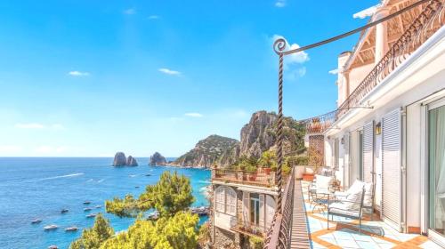 Charming Apartment Marina with sea views Capri