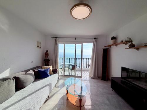 Sunset & Ocean Views Beachfront Apartment LG501 - image 3