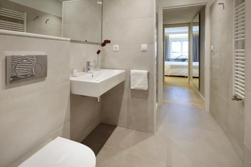 Bella Easo 3 by FeelFree Rentals - image 11