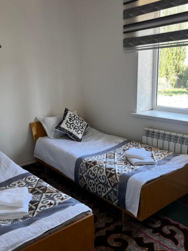 ERLAN Guest House in Baetov