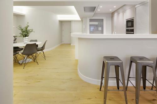 Three-Bedroom Apartment image 5
