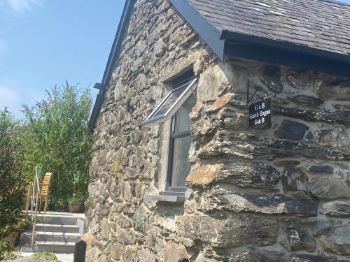 Exterior view of Garth Engan B&B with private lounge