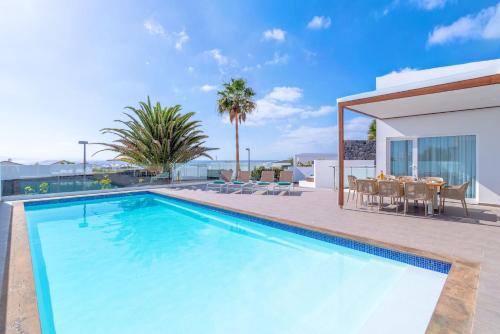 Villa Maravento Playa Blanca Heated Pool Family Luxury Retreat