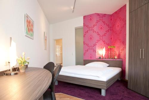 B&B Appartements Bischof & Burk GbR 235m von Angerhalle Möhringen entfernt