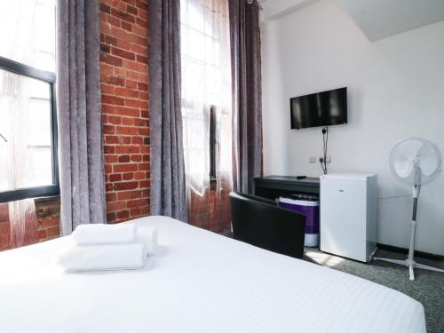 Apartment 304 - image 5