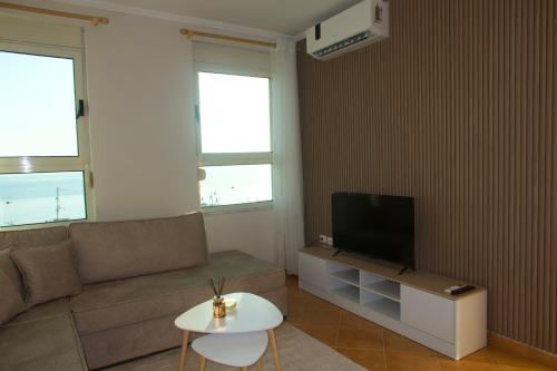 Sunset Sea View Apartment - image 2