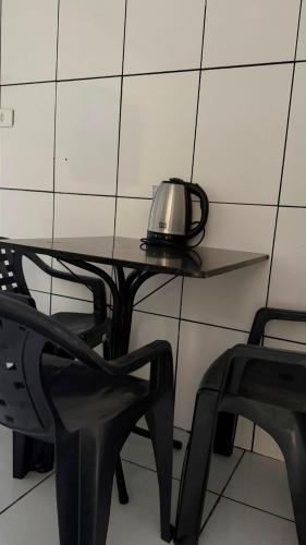 Casa com dois quartos e piscina em mineiros in Mineiros