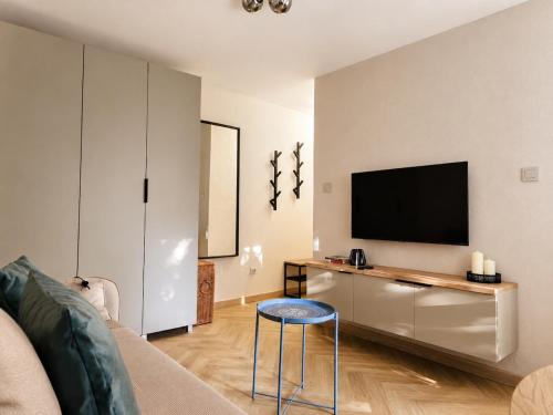New! Mokotów Stylish Apartment by StayFirst - image 3