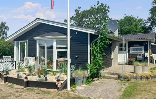 2 Bedroom Beautiful Home In Rønde