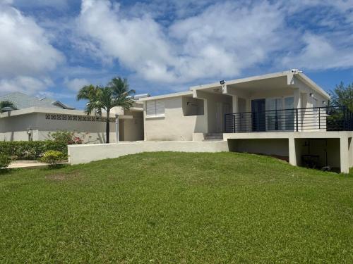 8 Belair - secluded home for large groups in St. Philip