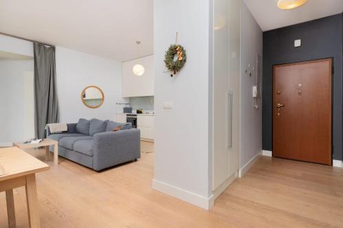 Neptun Park Spacious 3-Bedroom Apartment by Noclegi Renters - image 2