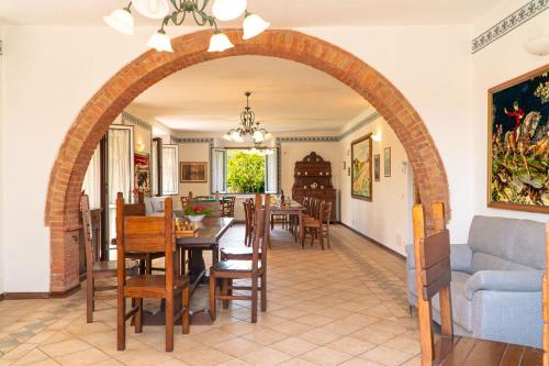 Private Tuscan Villa with Pool near Volterra in Pomarance