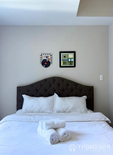 Thompson Suites - 2 beds, Uptown Parksuites Tower 1 25F, Metro Manila
