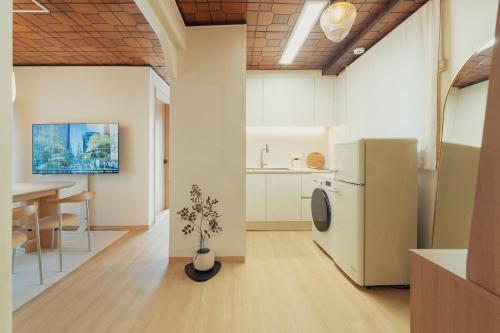 Seoul Station 3BR PrivatePatio Sleeps 6