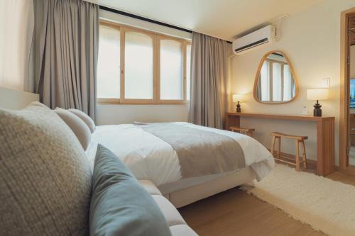 Seoul Station 3BR PrivatePatio Sleeps 6