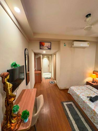 Royal Stays - image 4