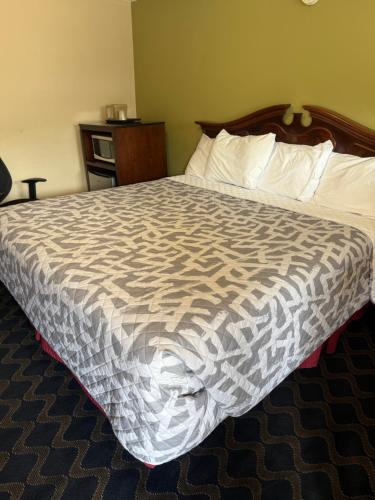 Bing's Motel 2
