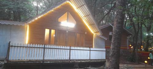 2 bedrooms, 4 beds