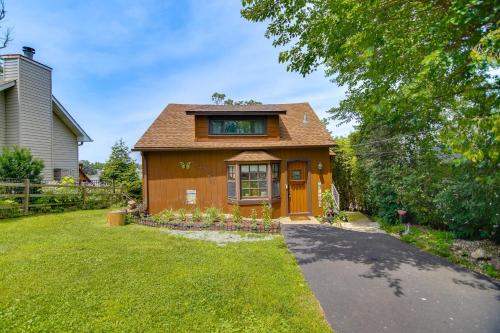 Waterfront Fox Lake Vacation Rental w/ Fire Pit! in Johnsburg (IL)