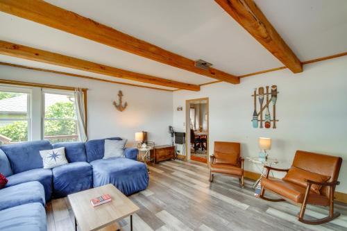 Waterfront Fox Lake Vacation Rental w/ Fire Pit! in Johnsburg (IL)