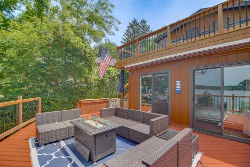 Waterfront Fox Lake Vacation Rental w/ Fire Pit! in Johnsburg (IL)