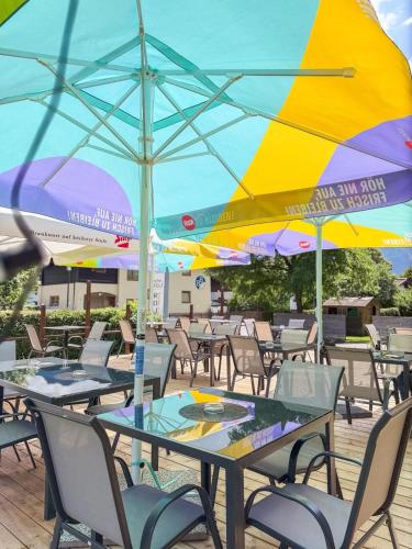ROJ Rooms & Suites near Teds Restaurants