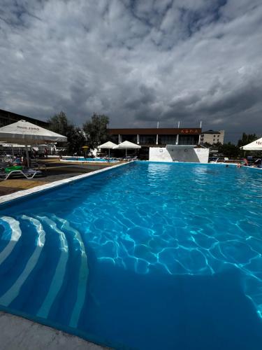 Piscina, Надежда in Koblevo